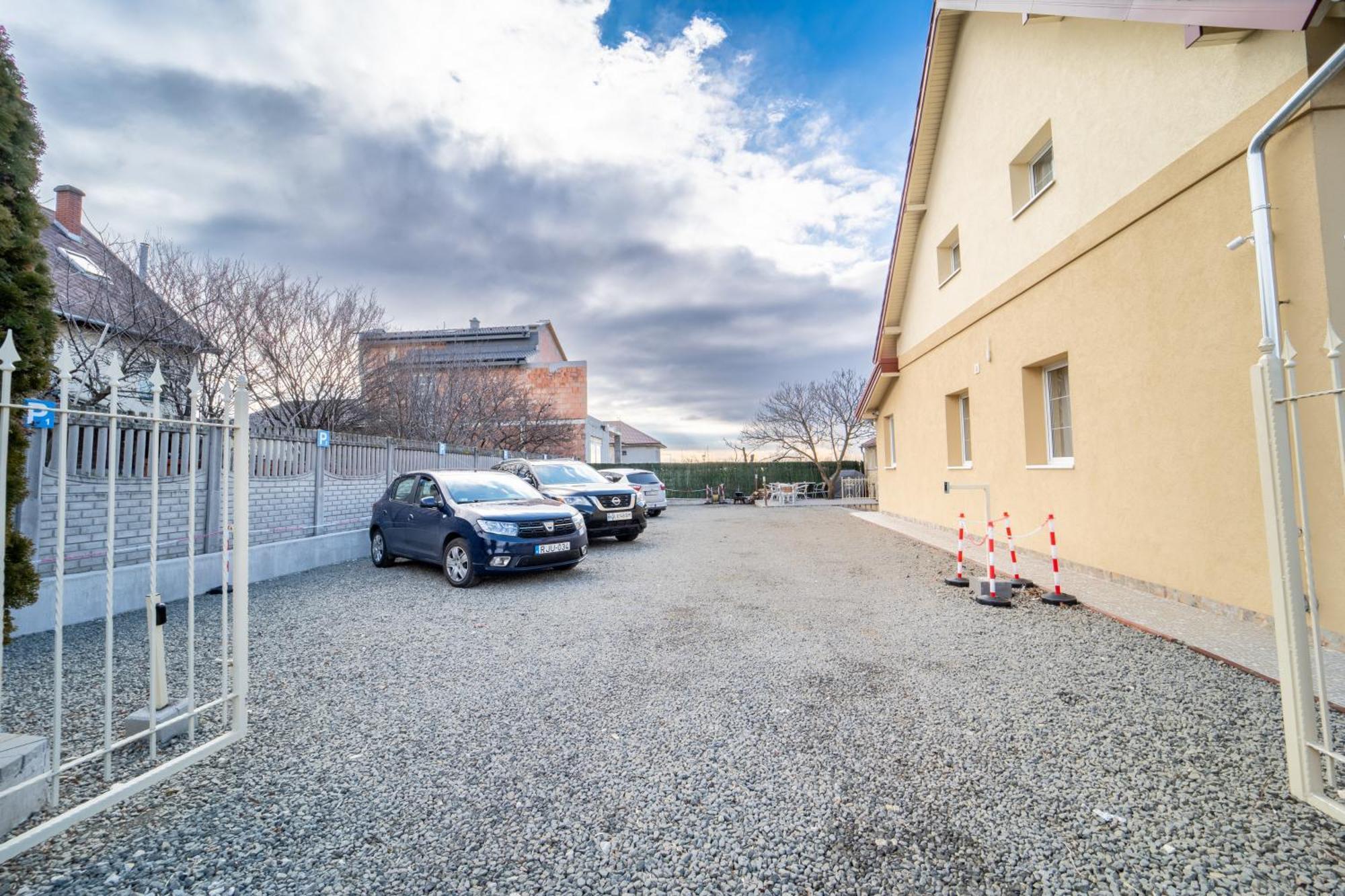 Palmy Apartmanhouse Maglod Exteriör bild